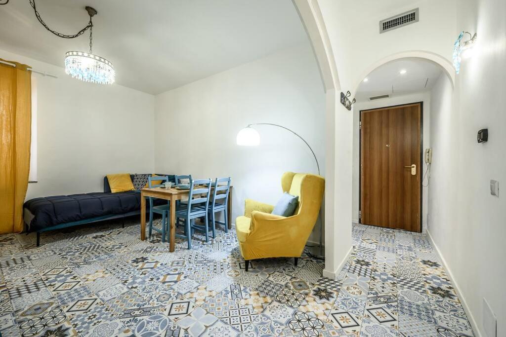 Апартаменты Le Finestre Sul Borgo 2 Парма Экстерьер фото